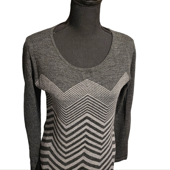 London Times Chevron Knit Sweater Dress 100% Acrylic Grey Size M - Picture 5 of 7